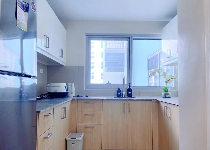 Luxurious 3 Bedrooms Highrise Oceanfront Near Airport Okada Solaire Casino Moa With Parking Manila
