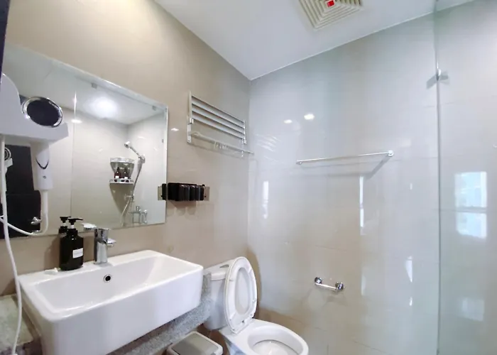 Luxurious 3 Bedrooms Highrise Oceanfront Near Airport Okada Solaire Casino Moa With Parking Apartamento *